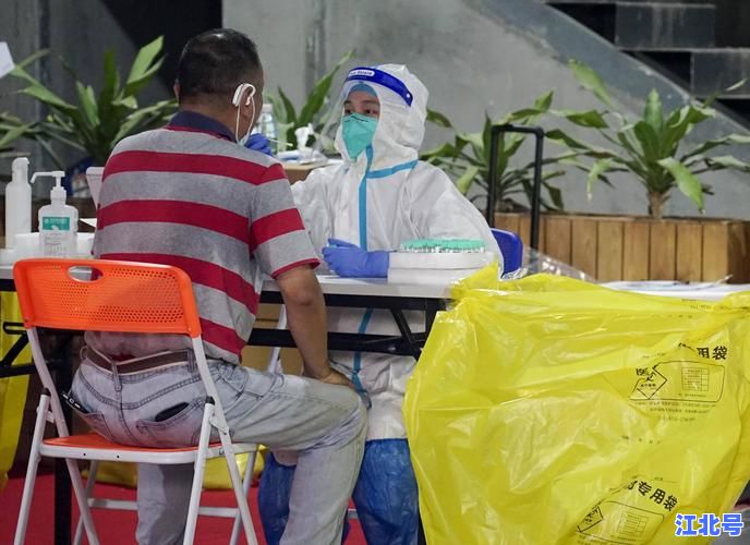 河北石家庄藁城区新增1例确诊系此前病例密接，轨迹涉超市药房引发市民关注